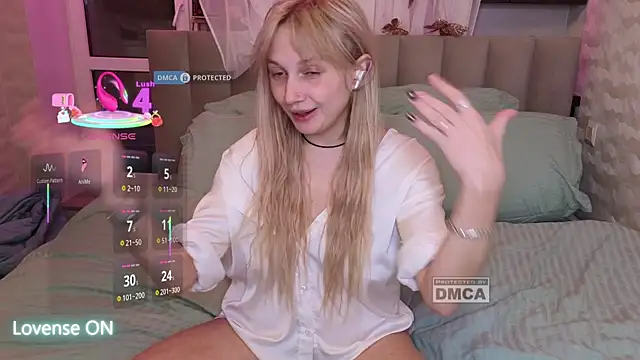 GoodGirl0024 online show from March 2, 2025, 8:35 pm