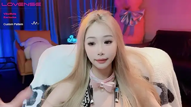 JoooJo  online show from March 17, 2025, 4:43 pm