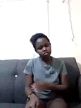 Sweetcecie01 online show from September 20, 2025, 9:20 pm