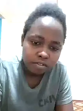 Sweetcecie01 online show from September 22, 2025, 8:48 pm