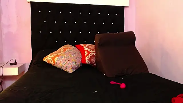 Snapshot of kittybonxx chatting on March 9, 2025, 1:04 pm kittybonxx online show from March 9, 2025, 1:04 pm