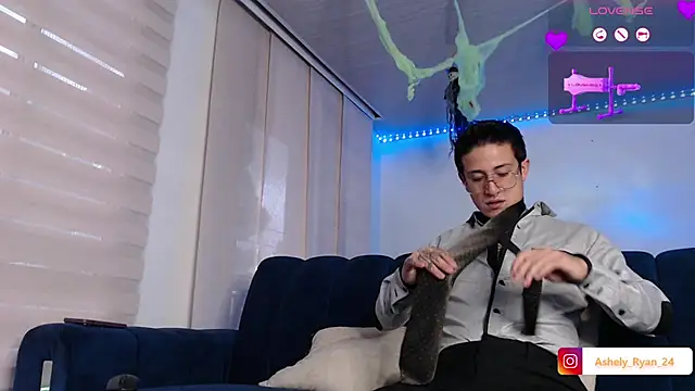 ashely ryan24 online show from October 11, 2025, 9:27 pm