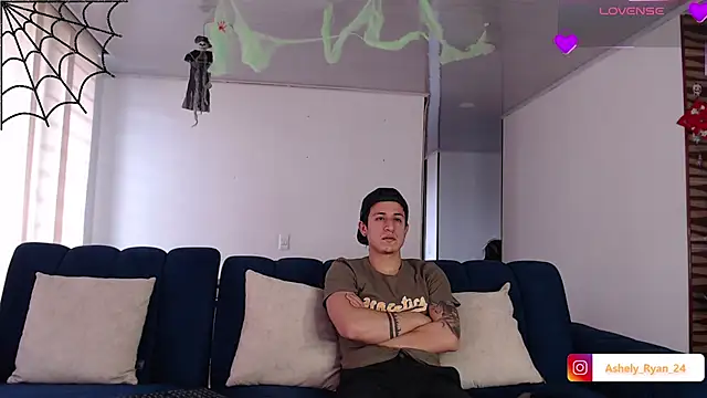 ashely ryan24 online show from October 14, 2025, 7:25 pm