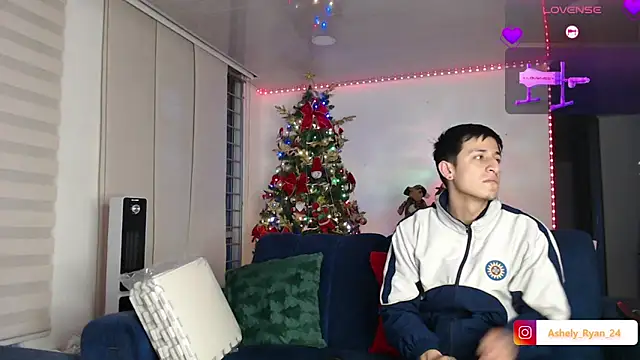 ashely ryan24 online show from November 19, 2025, 10:43 pm