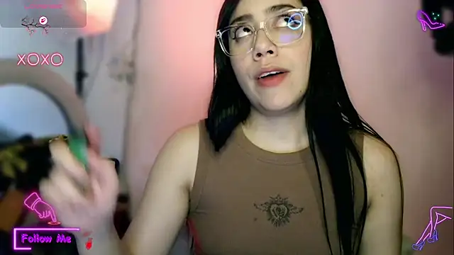 LauGrayJ online show from November 7, 2025, 9:19 pm