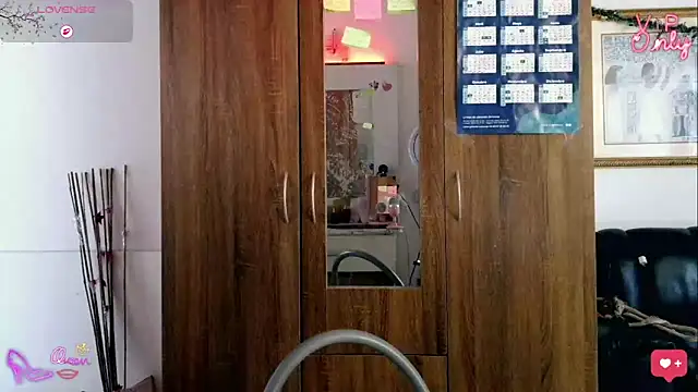 LauGrayJ online show from February 2, 2026, 5:34 pm