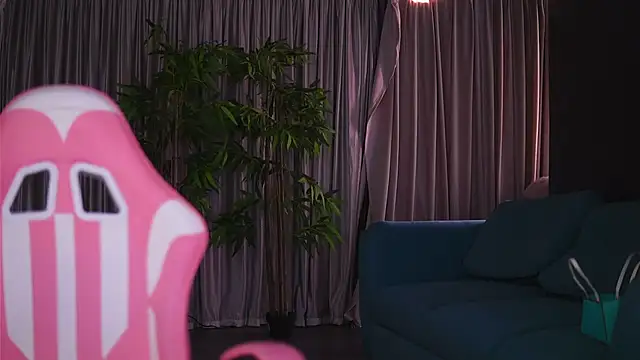 MissKiarra online show from March 12, 2025, 12:26 pm