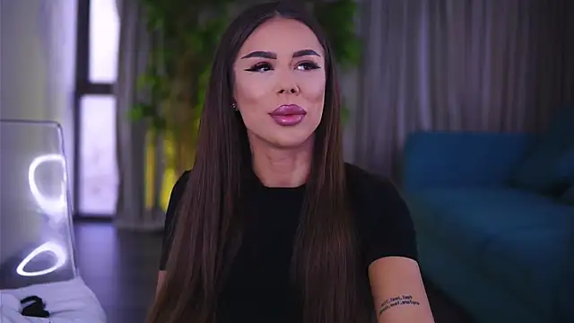 MissKiarra online show from March 19, 2025, 4:36 am