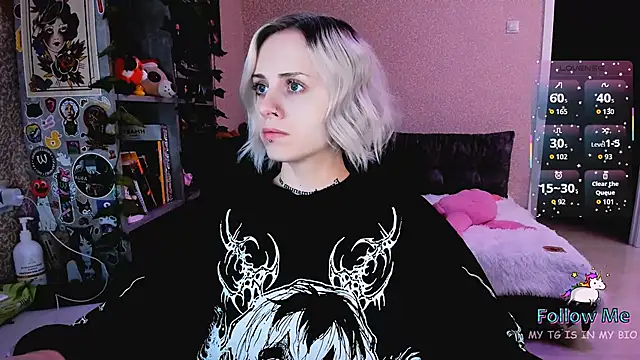 NaniMoore online show from December 19, 2025, 9:06 pm