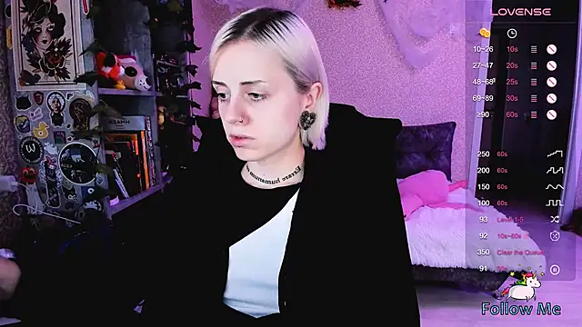 NaniMoore online show from October 23, 2025, 8:02 am