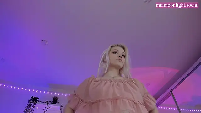 Moonlight Mia online show from March 8, 2025, 7:20 pm