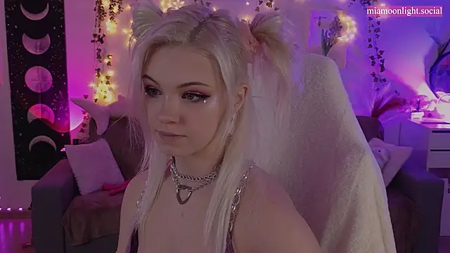 Moonlight Mia online show from January 24, 2025, 4:49 pm