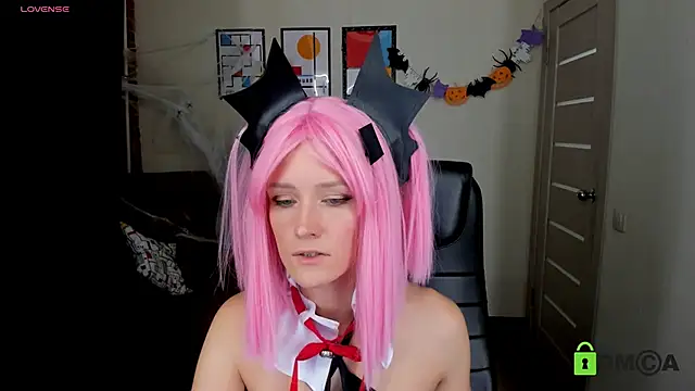 FrancescaCollins online show from October 28, 2025, 4:28 pm