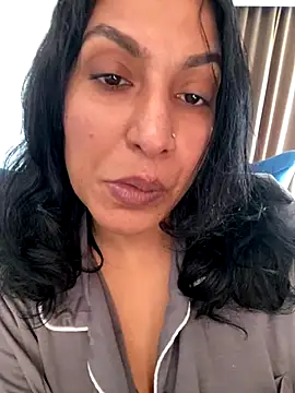 Indianbutter11 online show from September 27, 2025, 6:41 am