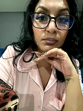 Indianbutter11 online show from September 19, 2025, 8:13 pm