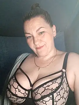 Ant0nina online show from April 15, 2026, 10:32 pm