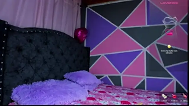 Emmily Walker online show from July 17, 2026, 2:53 am
