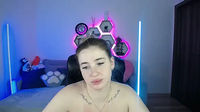 SabrinViolet online show from September 23, 2025, 8:10 am