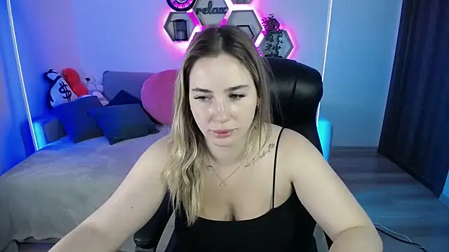 SabrinViolet online show from September 10, 2025, 8:02 am