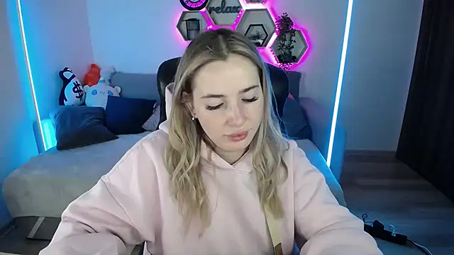 SabrinViolet online show from November 2, 2025, 9:03 am