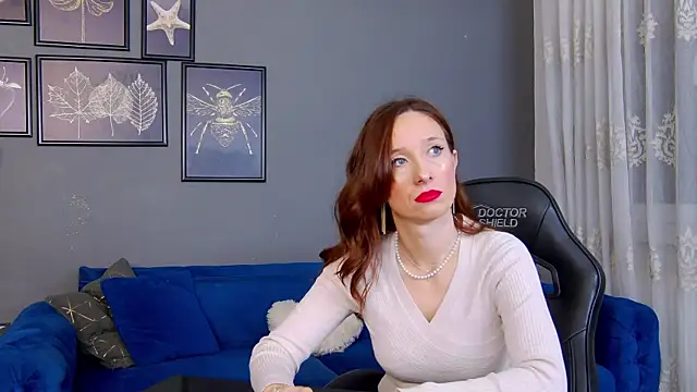 Snapshot of AnneHove chatting on December 1, 2025, 4:46 am AnneHove online show from December 1, 2025, 4:46 am