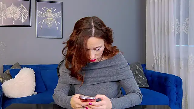 Snapshot of AnneHove chatting on December 2, 2025, 6:15 am AnneHove online show from December 2, 2025, 6:15 am