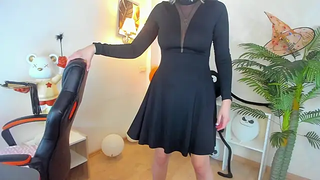 AriFleow online show from November 17, 2025, 11:58 am