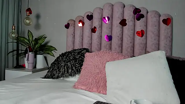 SusanBenett online show from March 20, 2025, 8:08 pm