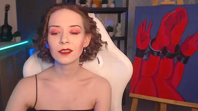 FascinatingEyess online show from October 5, 2025, 5:58 pm