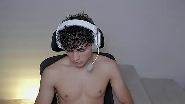 laurent nova online show from September 9, 2025, 6:39 pm