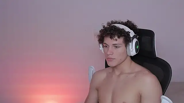 laurent nova online show from October 17, 2025, 8:39 am