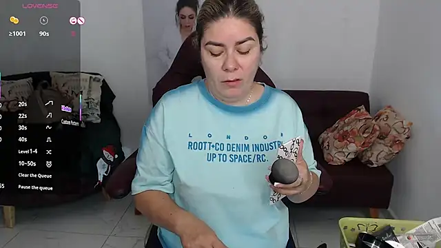 zehra sanem online show from November 17, 2025, 4:22 pm