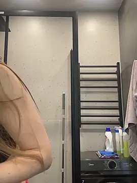 Jullia Carter online show from April 17, 2026, 10:40 am