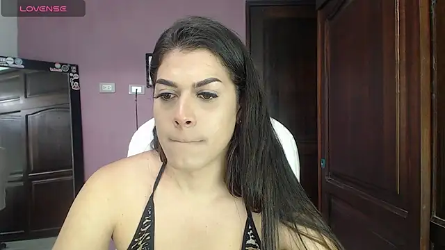 Luciana Ortiz1 online show from January 10, 2025, 5:34 pm