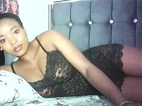 Cryaluna online show from May 22, 2026, 6:33 am