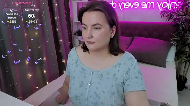 FeralPeach online show from October 2, 2025, 3:43 am