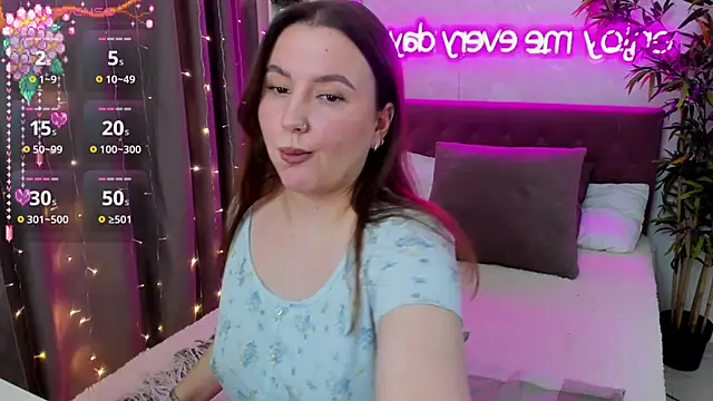 FeralPeach online show from March 13, 2025, 6:48 am