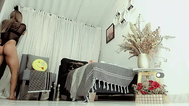 stefany sexy  online show from April 5, 2026, 1:23 am