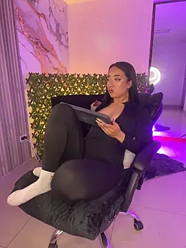 Ady 18 online show from March 25, 2026, 5:12 pm