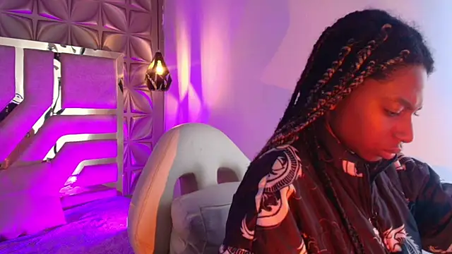 Queen perla  online show from February 11, 2026, 11:43 am