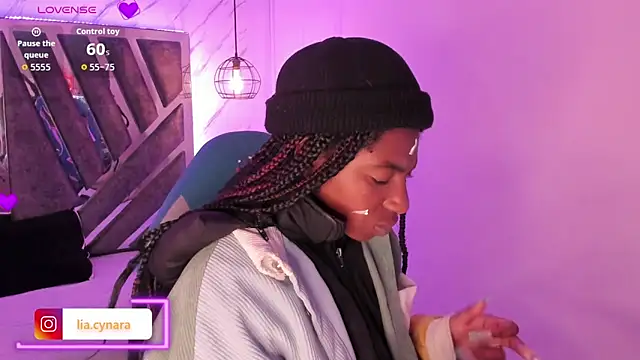 Queen perla  online show from September 16, 2025, 11:33 am