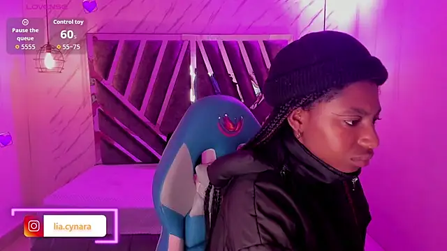 Queen perla  online show from October 2, 2025, 11:46 am