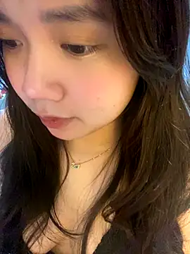 Hotellinh12 online show from November 7, 2025, 3:27 pm