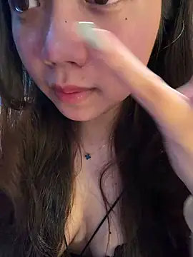 Hotellinh12 online show from May 23, 2026, 4:28 pm