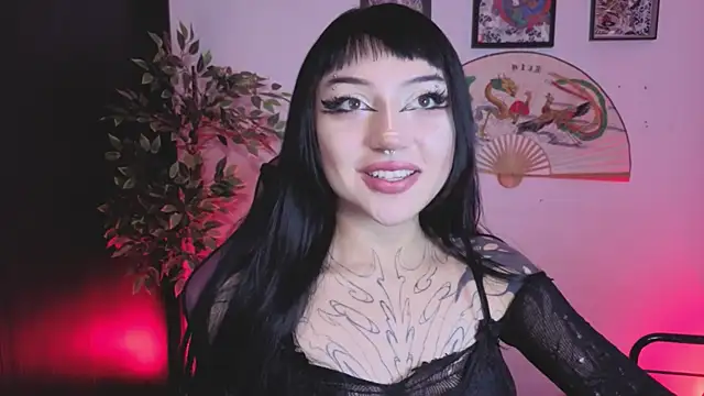 Snapshot of catipetite chatting on August 4, 2026, 11:37 am catipetite online show from August 4, 2026, 11:37 am