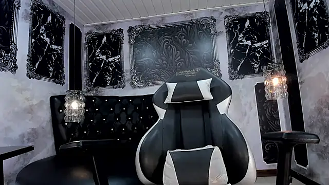 NAOMIIDIAMOND online show from February 27, 2025, 11:39 am