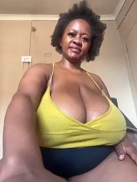 Chubbykarisma27 online show from February 27, 2025, 9:18 am