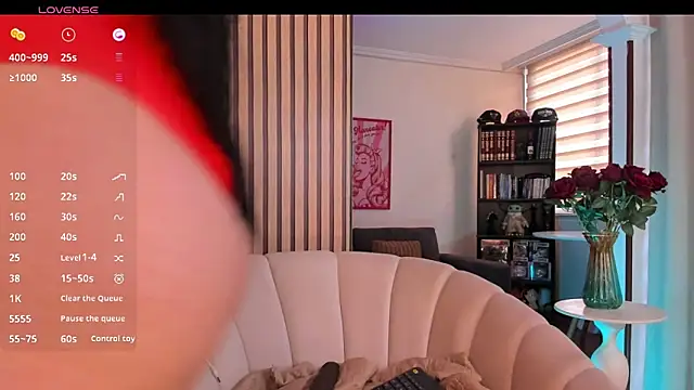 Milanna lips  online show from September 27, 2025, 10:05 pm