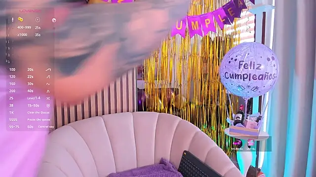 Milanna lips  online show from September 14, 2025, 1:44 pm