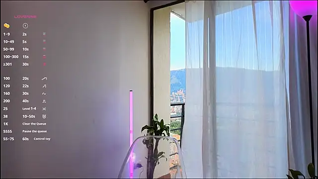 mssjulia online show from March 20, 2025, 10:18 pm